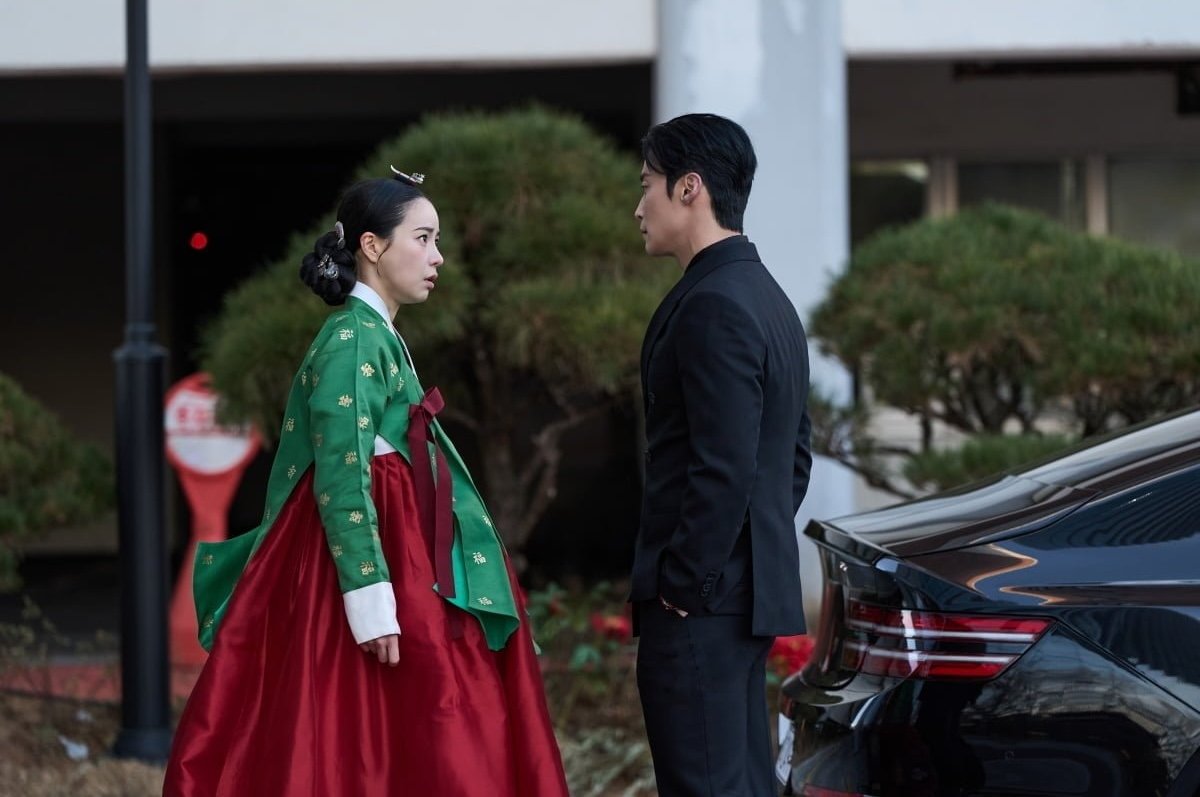 Kent_Updates's tweet photo. New still of Lim Ji Yeon and Heo Nam Jun, from the upcoming SBS drama “Wicked World” releasing on May 8.

#WickedWorld #KDrama https://t.co/ki3mCRhndI
