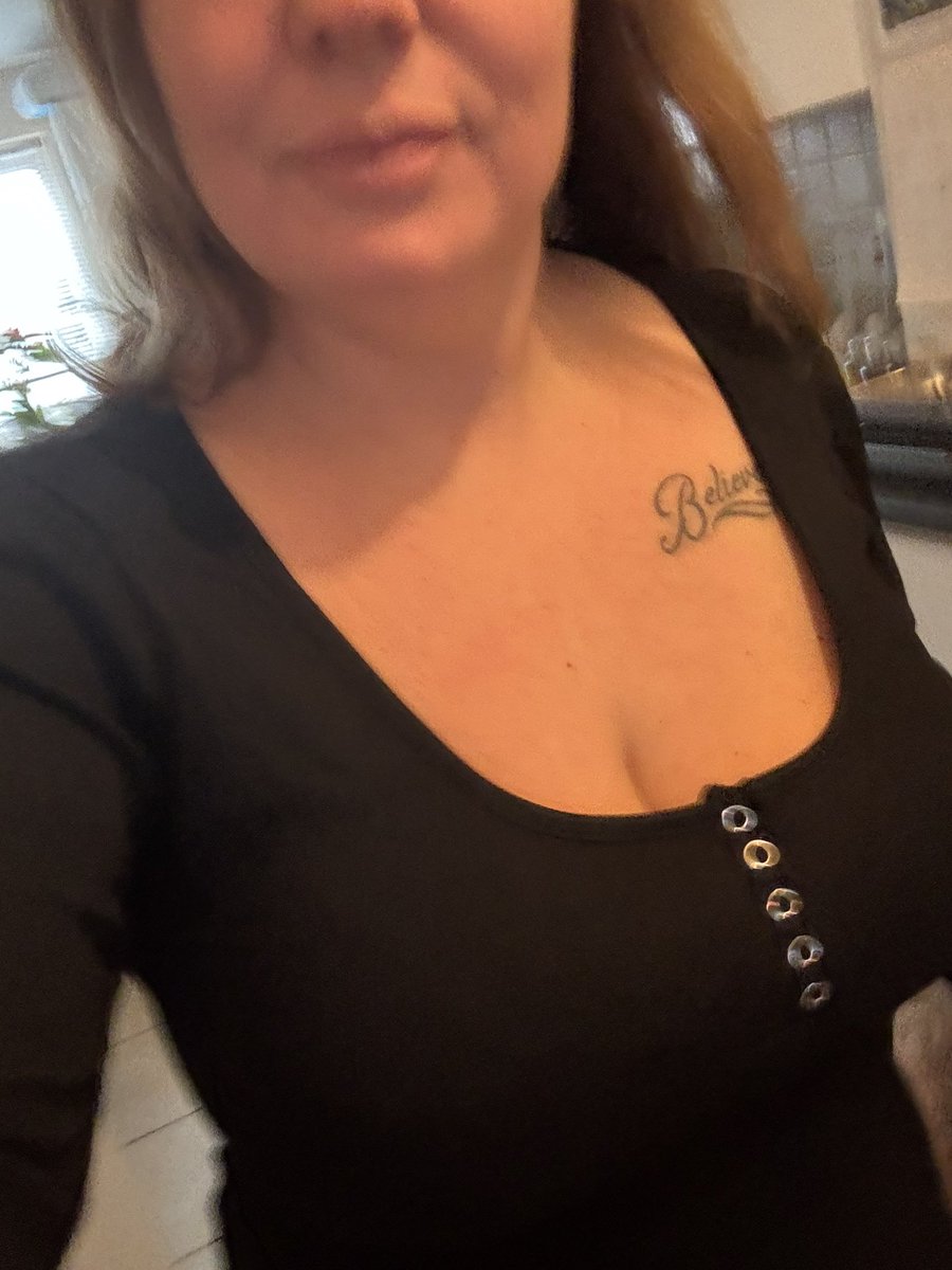 New nails and new top today well I have been spoilt