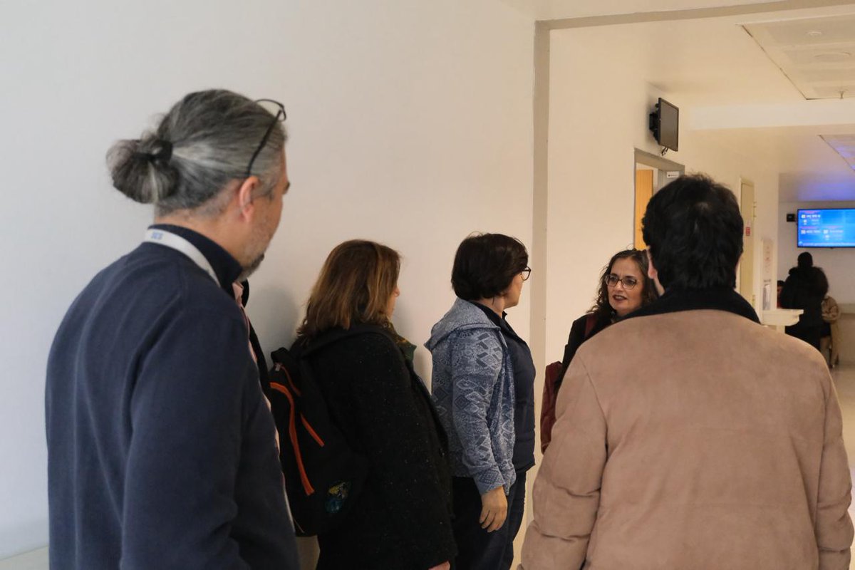 Merkez Yürütme Kurulu üyelerimiz Nursel Yücesoy, Salih Erbaş. yönetim kurulu üyelerimiz ve temsilcilerimizle Seyrantepe Hamidiye Etfal Eğitim ve Araştırma Hastanesi'nde örgütlenme çalışması gerçekleştirdik. 
Haklarımız için bir araya gelelim, örgütlenelim.