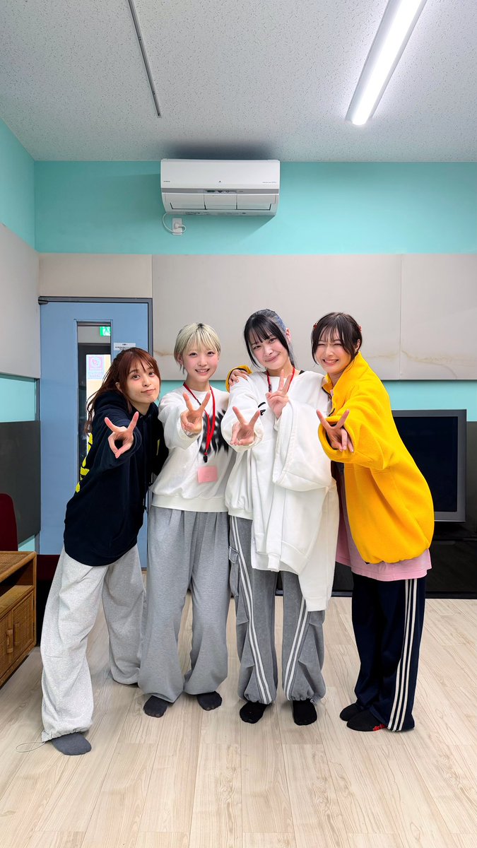 pour_lui's tweet photo. プー・ルイ🧡ユメカ🩷サン🤍セナ🩵
この4人でPIGMONZとして活動していきますっ🧌🔥🔥

ずっとバカ真面目に向き合い続けてくれたサンちゃん(@SAN_PIGMONZ)
掛ける言葉に1番反応して覚醒を見せてくれたセナ(@SENA_PIGMONZ)
オーディション中立場上偉そうなことを淡々と言ってたけど、
本当に候補生のみんなにたくさんの大切なものを教えてもらったし、心を何度も動かされました。感謝しかないです。

オーディションで感じた気持ちを忘れずに、大切に！
アイドル界のモンスターグループになれるようにがんばります！！

PIGMONZ、これからよろモンですっ！！🧌❤️‍🔥❤️‍🔥