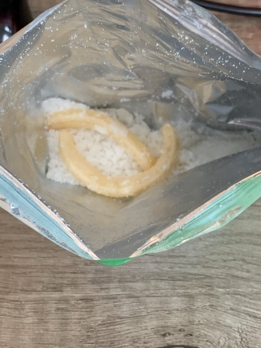 ian_kellz's tweet photo. @walkers_crisps I just opened a bag a French fries salt and vinegar crisps and think I’ve got a months supply of salt? Hmmm not good, what do you think?🤔😒🙈 https://t.co/XymfgrBLHa