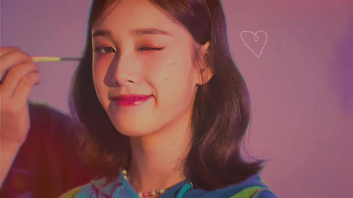 JYLOOKS's tweet image. 💋J in「mwuah」  mv 💋

#J #STAYC #재이 #스테이씨