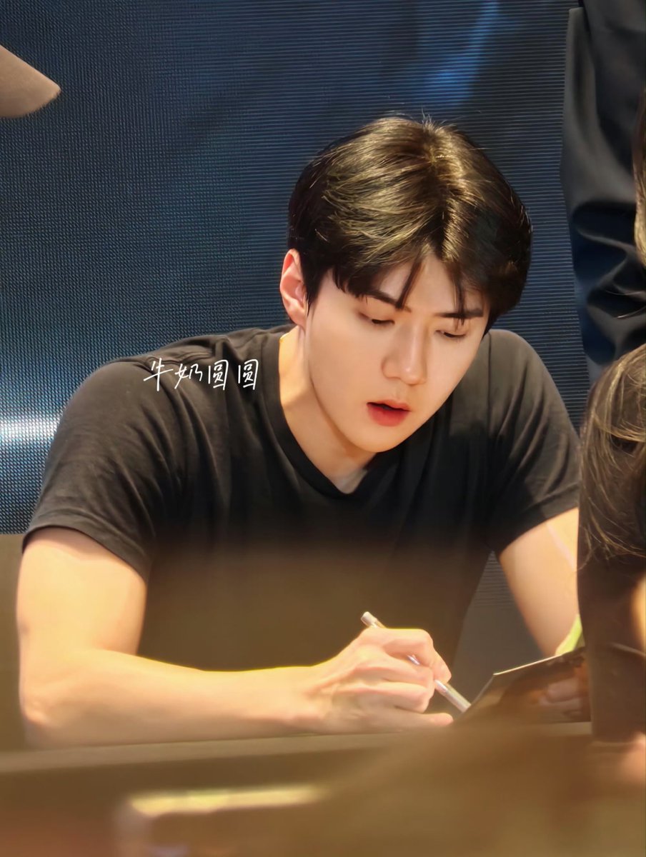SeeHunbook's tweet image. 📷©️牛奶圆圆
#세훈 #SEHUN #吴世勋 #EXO