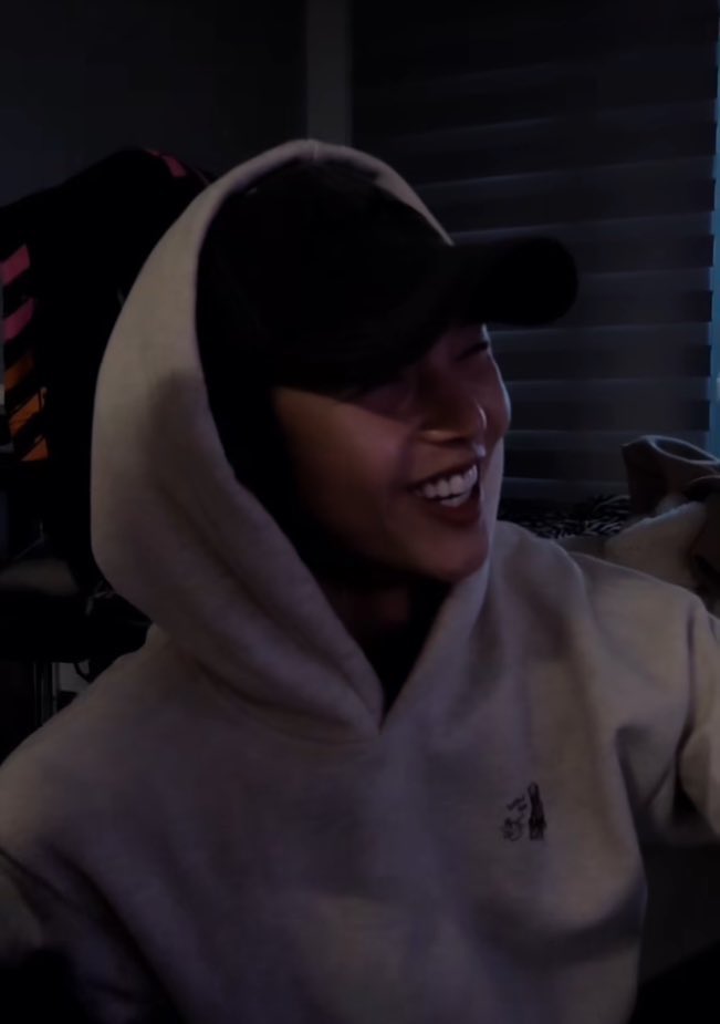 #singlesinferno5 

the shy gf                                 the proud bf