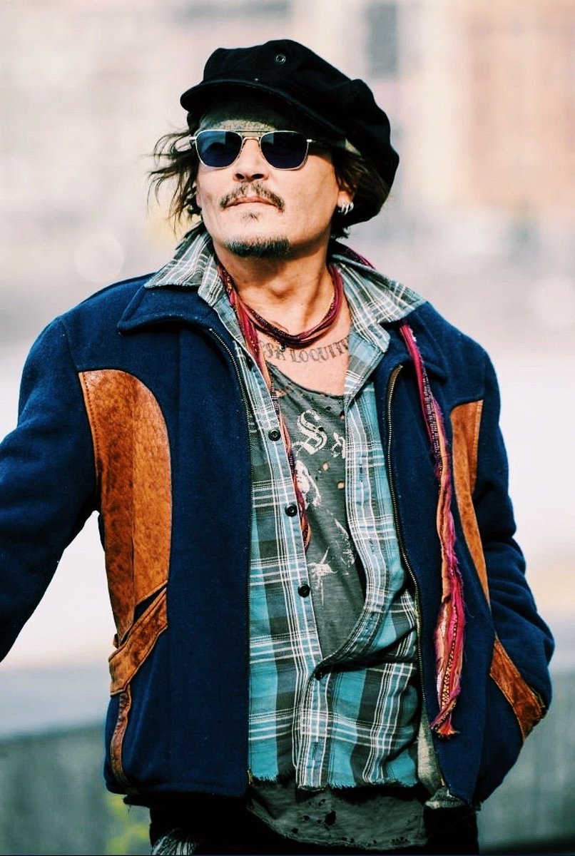 JohnnyHVDepp's tweet photo. Good day #JohnnyDepp ❤️ https://t.co/39m4Vkp2Lr