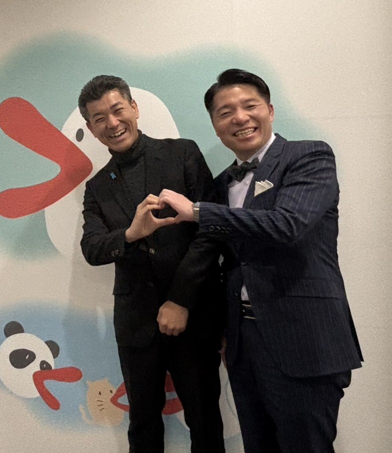 二人とも、良い笑顔😊

とにかく、議席を得ている方々に、この国を託すしかないです。

中堅、若手を中心に有為な方々が議席を失いました。
その方々の思いを抱き、課題が山積みですが、力をあわせ頑張ってください。

私も捲土重来を期しつつ、まずは、今の自分の立場で、思いを一つに頑張ります。