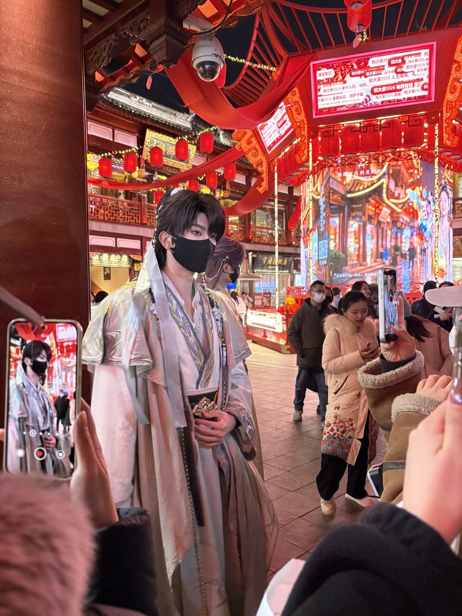 OH MY GOD??  THEY HAD THE COSERS AT YU GARDEN WHEN I WENT JUST NOW HOLY