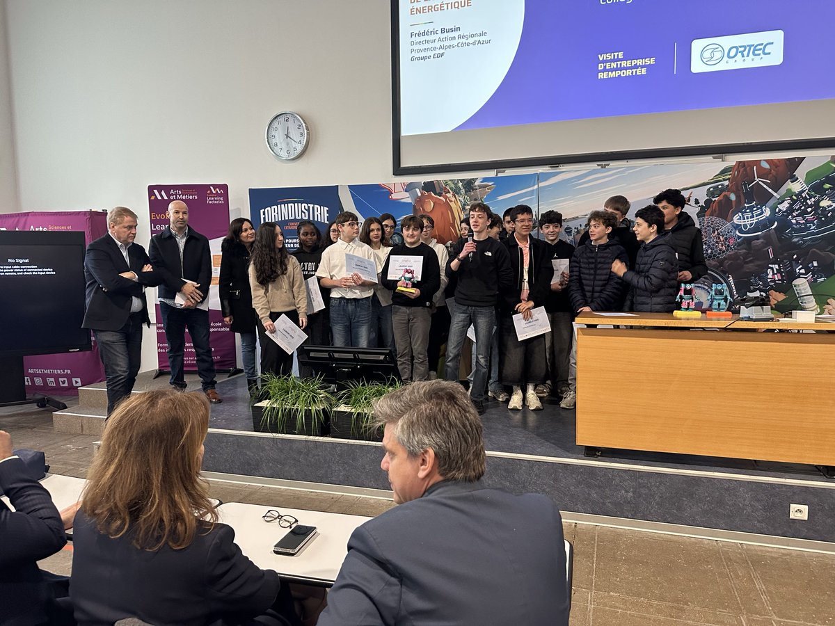 NatachaChicot's tweet image. Participer au #GrandDéfi #Forindustrie, c’est permettre aux élèves de découvrir une industrie innovante, engagée et porteuse de métiers d’avenir, loin des stéréotypes. Félicitations aux 3 classes de l’@AcademieNice distinguées pour leur engagement! 👏
 #Orientation