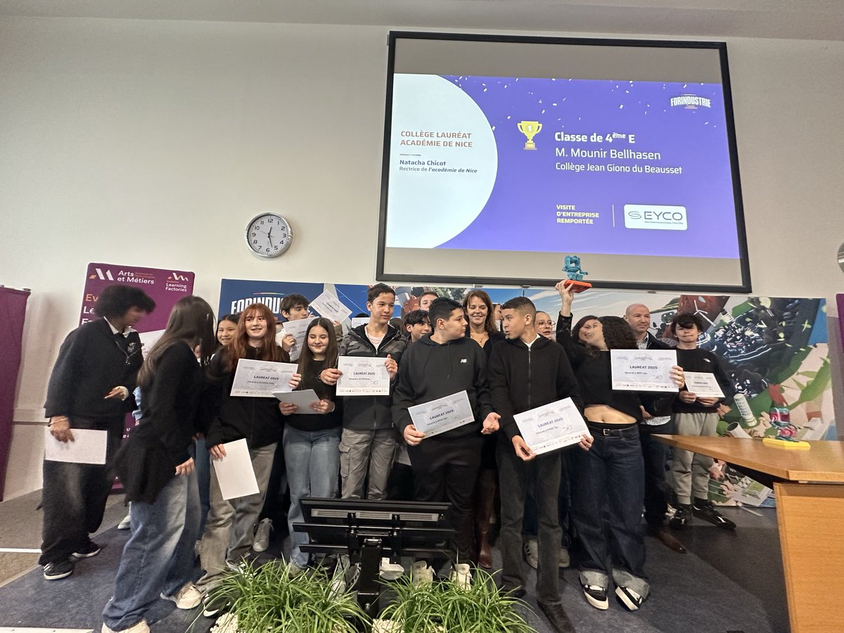 NatachaChicot's tweet image. Participer au #GrandDéfi #Forindustrie, c’est permettre aux élèves de découvrir une industrie innovante, engagée et porteuse de métiers d’avenir, loin des stéréotypes. Félicitations aux 3 classes de l’@AcademieNice distinguées pour leur engagement! 👏
 #Orientation