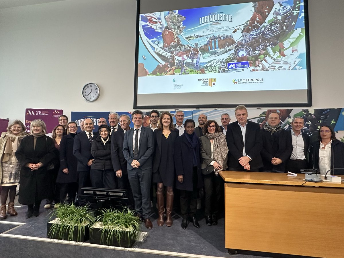 NatachaChicot's tweet image. Participer au #GrandDéfi #Forindustrie, c’est permettre aux élèves de découvrir une industrie innovante, engagée et porteuse de métiers d’avenir, loin des stéréotypes. Félicitations aux 3 classes de l’@AcademieNice distinguées pour leur engagement! 👏
 #Orientation