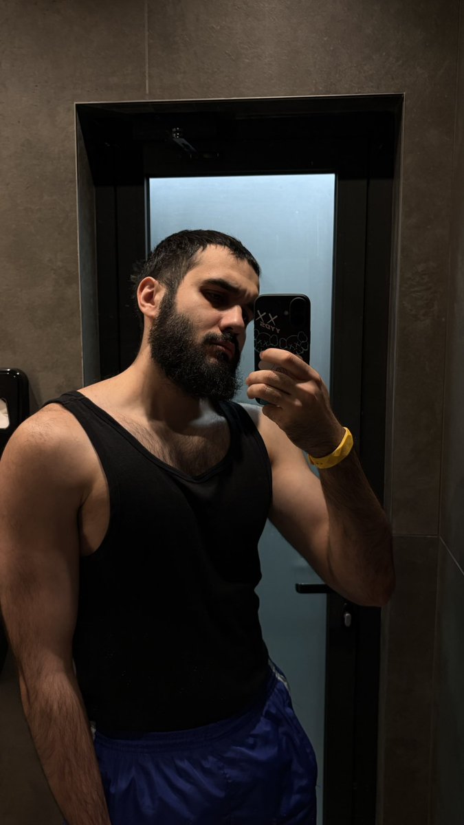 Вот уже ровно год как хожу в спортзал снова🤝