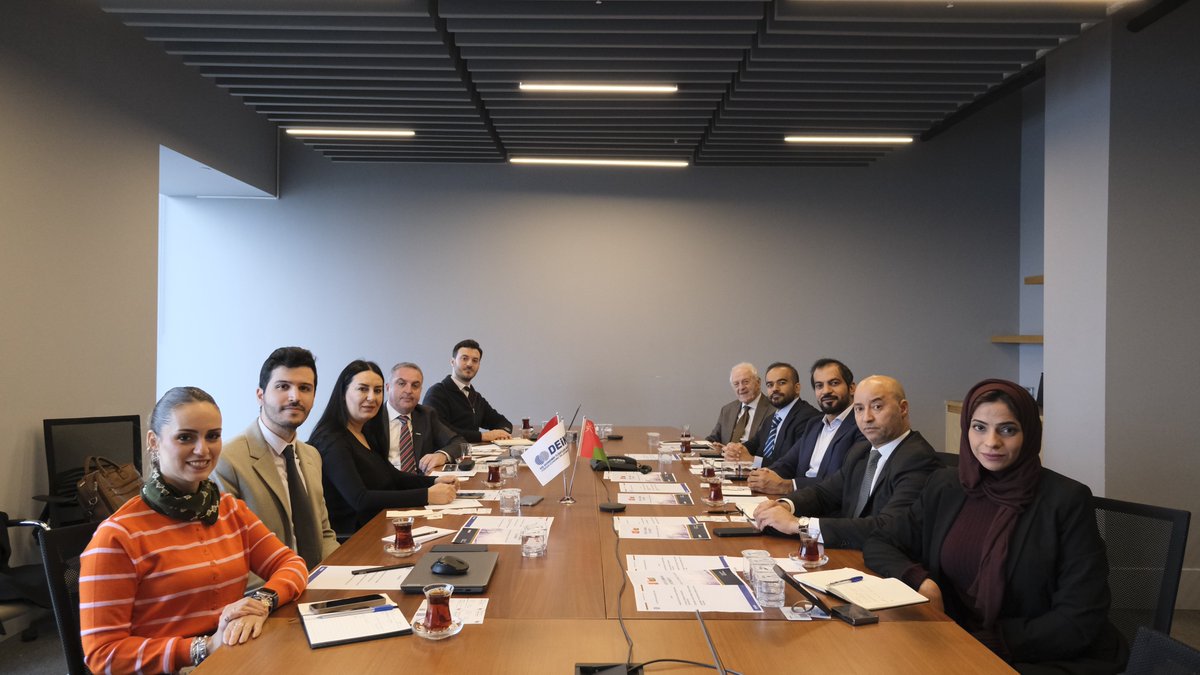 Türkiye-Umman İş Konseyimiz, Nergis Kılıç moderasyonunda,  Umman Sohar International Heyeti ile toplantı gerçekleştirdi. 

Toplantıda;
🔹 Yatırım fırsatları,
🔹 Karşılıklı iş birliği alanları,
🔹 Türkiye’den Umman’a gerçekleştirilecek olası heyet ziyaretleri kapsamında sektörel