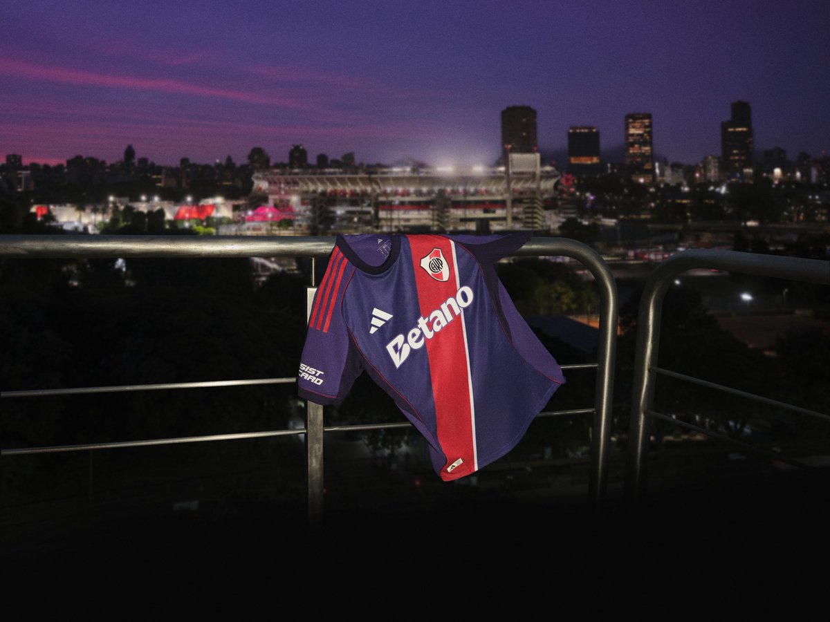 sariskleit's tweet image. LA NUEVA TERCERA CAMISETA DE @RiverPlate ❤️
@adidas