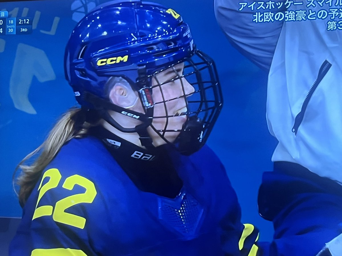 Thanks_Mom_'s tweet photo. スウェーデン女子アイスホッケーメンバー。

凶暴なイメージ持っていたけど、敵ながら皆さんマスクの下がやたらなごみ系のルックス。

イメージ変わった。 https://t.co/tj5xKDJQC6