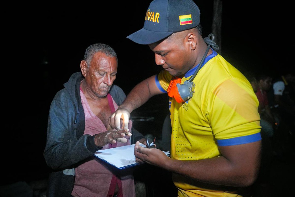🚨Reporte de la madrugada de hoy:

En Arenal del Sur ya estamos finalizando la entrega. En las próximas horas cubriremos la totalidad de las familias afectadas con la llegada del último camión de ayudas.

En Regencia y Villa Uribe, así como en el mismo Montecristo, la jornada