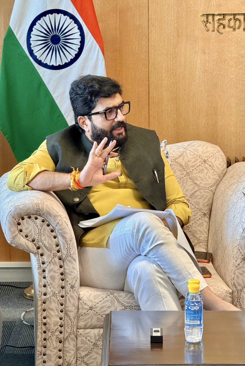 mohol_murlidhar's tweet photo. 📍सहकारिता मंत्रालय, नई दिल्ली

संसद के बजट सत्र की पृष्ठभूमि में सहकारिता मंत्रालय से जुड़े विभिन्न विषयों पर अधिकारियों के साथ विस्तृत चर्चा की।

📍सहकार मंत्रालय, नवी दिल्ली

संसदेच्या अर्थसंकल्पीय अधिवेशनाच्या पार्श्वभूमीवर सहकार मंत्रालयाच्या विविध विषयांबाबत अधिकाऱ्यांसमवेत सविस्तर चर्चा केली.

#ViksitBharatBudget #BudgetSession

@narendramodi 
@PMOIndia 
@AmitShah 
@NitinNabin 
@blsanthosh 
@BJP4India 
@MinOfCooperatn