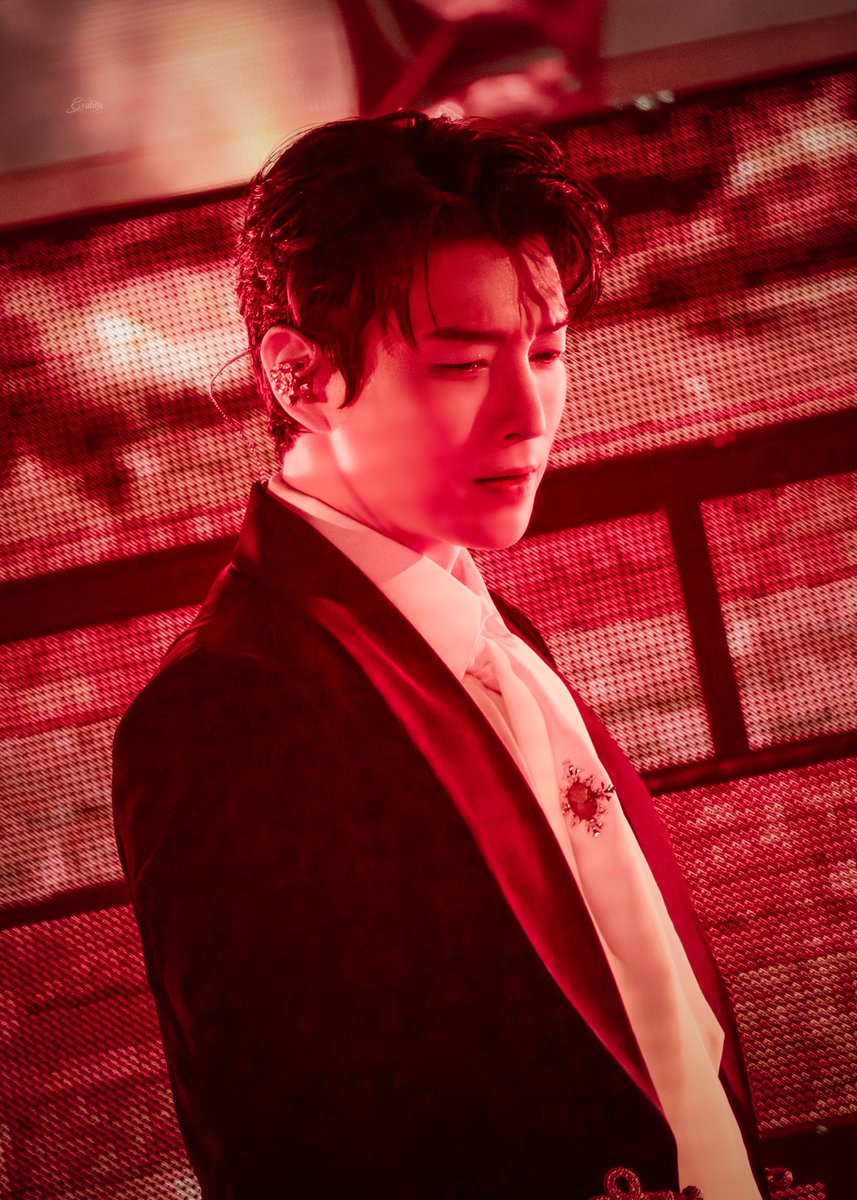 syabto1's tweet image. 260207 포레스텔라 THE LEGACY 부산 토요일 - 배두훈

간절히 원한다면
나의 두 손에, 나의 운명이- 

#Forestella #THELEGACY #배두훈 #BaeDooHoon