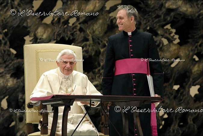 Pope Benedict XVI and Georg Gänswein and their beautiful smiles 🤩 #popebenedictxvi #georgganswein