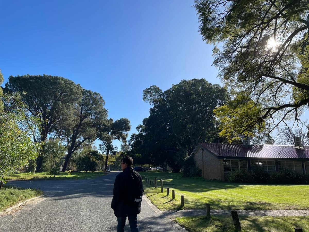 catonlythoughts's tweet image. Yang mau nanya2 soal kerja di luar negeri komen!! Naikin reachnya gue jawab kalau gue bisa biar rame