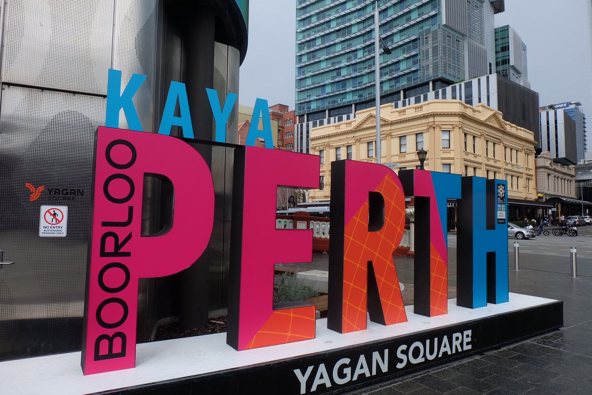 catonlythoughts's tweet image. Yang mau nanya2 soal kerja di luar negeri komen!! Naikin reachnya gue jawab kalau gue bisa biar rame