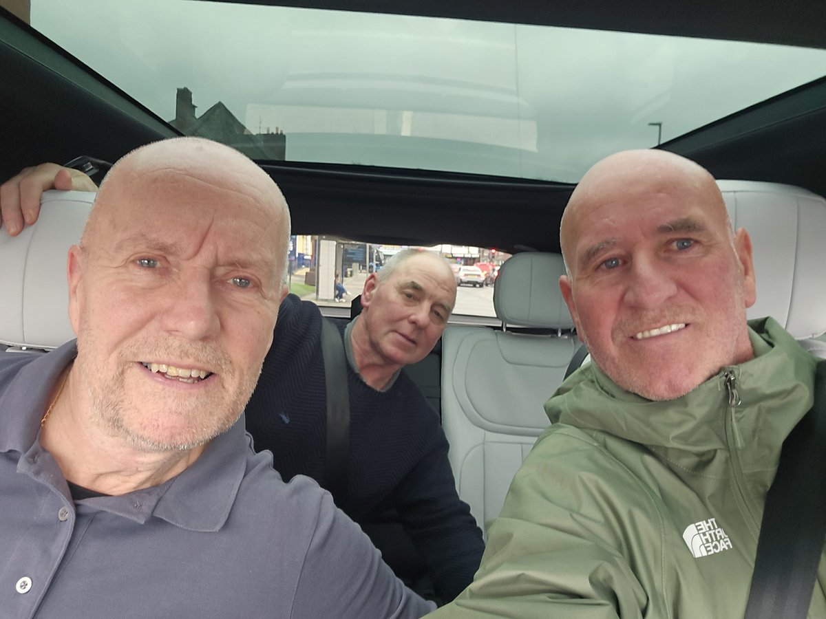 Burnage red and Stockport Gaz &amp; Les on route to West ham UTFR 🇾🇪🇾🇪🇾🇪 <a href="/gary302/">Gary Thompson</a>