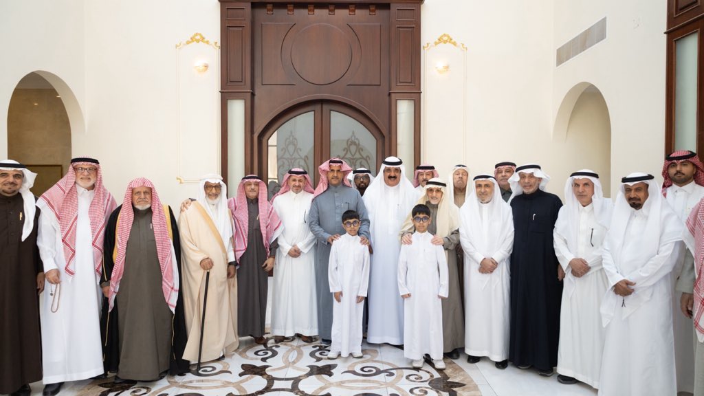 | زيــــارات | 

استضاف عميد أسرة آل ملحم العم عبدالله بن عبدالمحسن الملحم ، سعادة الدكتور عبدالله الفوزان
أمين عام مركز الملك عبدالعزيز للحوار الحضاري وذلك في منزله يوم الأثنين ٩ فبراير ٢٠٢٦ م
الموافق ٢١ شعبان ١٤٤٧ هـ. 

وقد حضر اللقاء عدد من الأعمام وأبناء العم وضيوف الأسرة