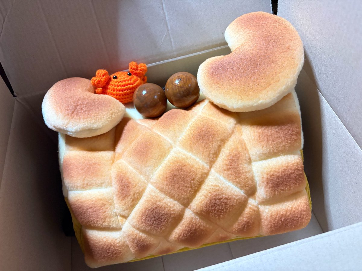 マリさんベーカリーさんの、かにさんパンのボディバッグ🦀〜おれんじ