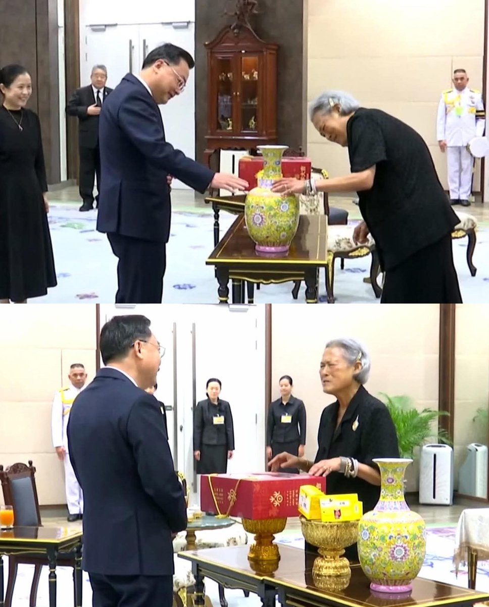 เอกอัครราชทูตจีน ทูลเกล้าฯ ถวาย ของที่ระลึก
๙ กุมภาพันธ์ ๒๕๖๙ เวลา ๑๔.๑๖ น. เสด็จออก 
ณ วังสระปทุม พระราชทานพระราชวโรกาสให้ 
นายจาง เจี้ยนเว่ย์ เอกอัครราชทูตสาธารณรัฐประชาชนจีน
ประจำประเทศไทย เฝ้าทูลละอองพระบาท