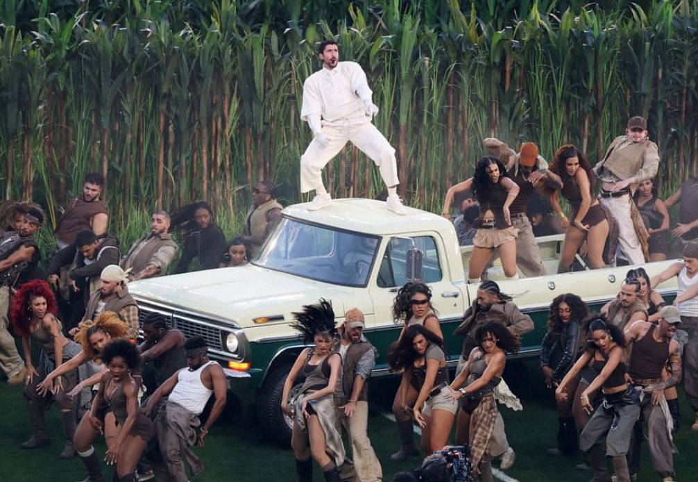 se você acha que isso é cultura latina, você é quem tem preconceito.

Se você acha que isso representa o melhor de nós, provavelmente é racista.

Se você acha que é assim que lutamos contra a opressão, você é um idiota.

Se você acha que isso é liberdade, você é um fantoche