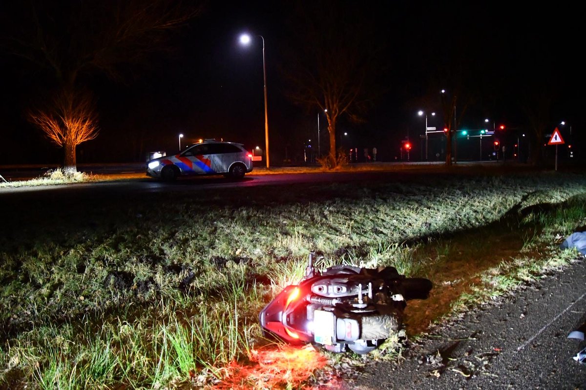 Man ernstig gewond na val met motorscooter in Leeuwarden