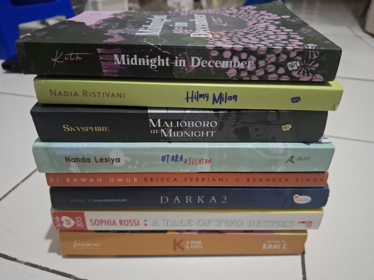 WTS novel preloved ori gaess, bisa lewat 🍊 juga. Kalo mau lebih detail bukunya  dm aja ya gaess s.shopee.co.id/9UvuSPFRhW
