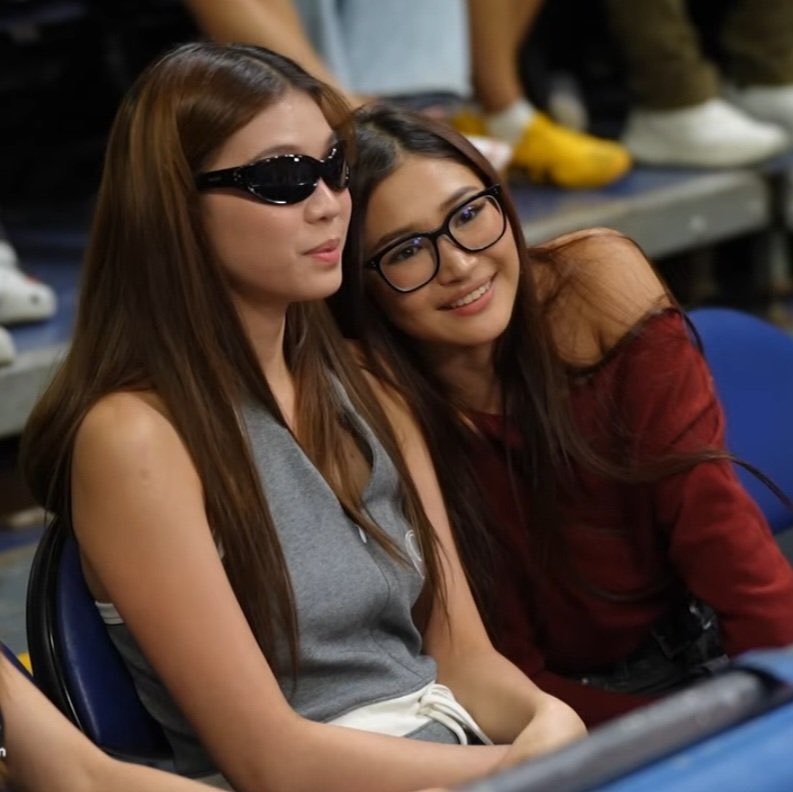 aninotes_'s tweet image. my favorite thing about Jhocey is they are best friends in every way. They may tease each other, they may joke around, but they are each other’s person. Staku will endlessly tease Jho, but she’ll follow her lead anywhere. Jho will be the pillar everyone looks up to, but she’ll…