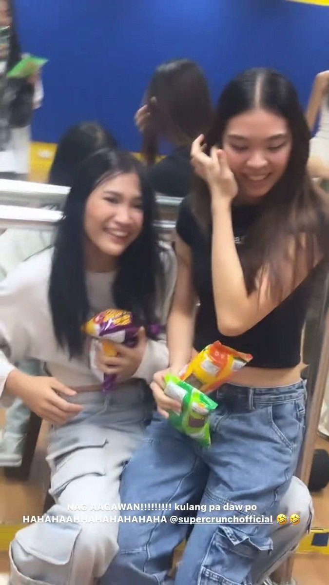 aninotes_'s tweet image. my favorite thing about Jhocey is they are best friends in every way. They may tease each other, they may joke around, but they are each other’s person. Staku will endlessly tease Jho, but she’ll follow her lead anywhere. Jho will be the pillar everyone looks up to, but she’ll…