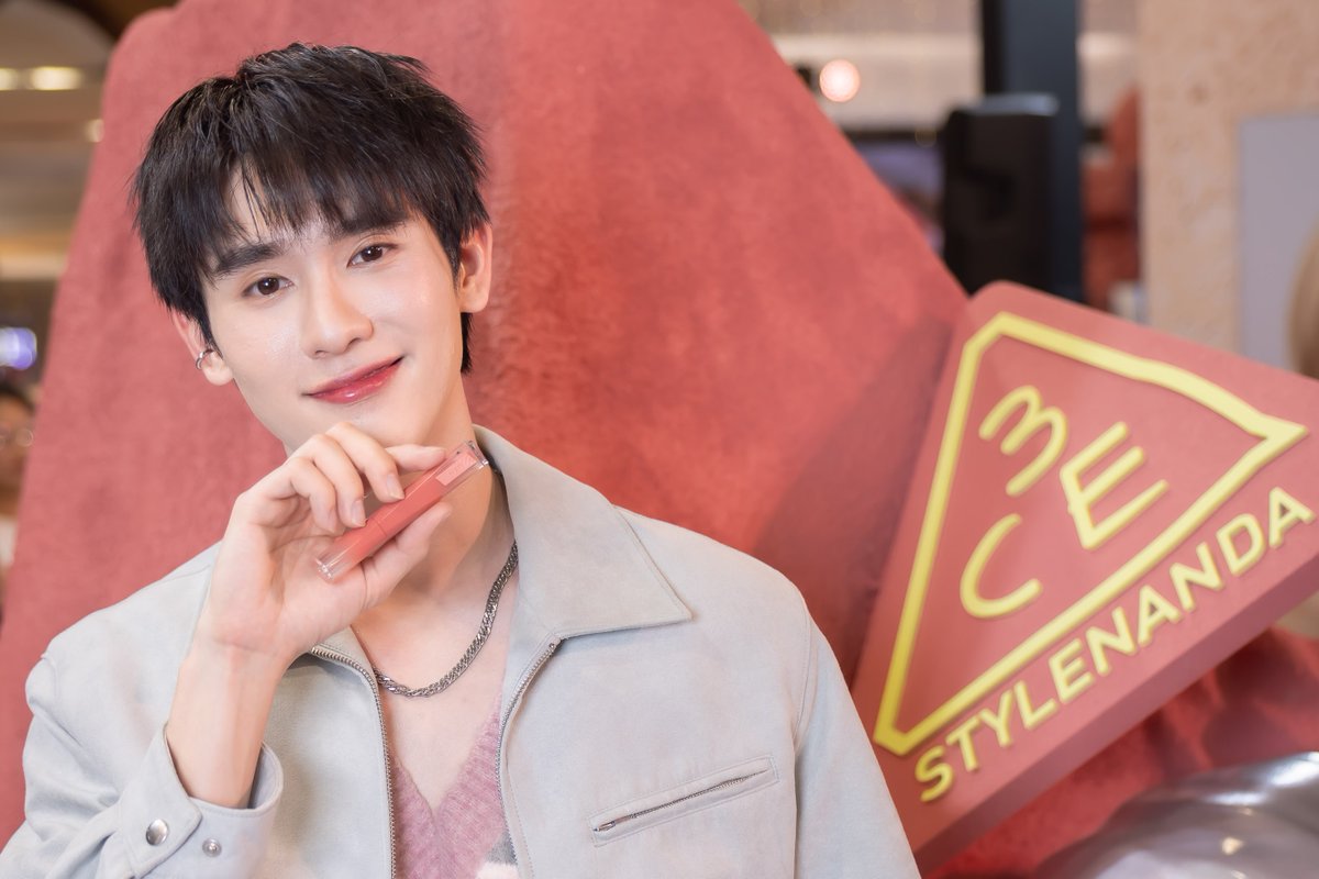 <a href="/CwrNew/">NuNew</a> <a href="/ppnaravit/">ppnaravit</a> 💋 DAY 3 (7 ก.พ. 69) เคมีดีต่อใจแบบนี้ ใครจะไม่เผลอรัก ✨ “ฟอส-บุ๊ค” <a href="/fforcejs/">ฟอสสึมิอาจแทนคุณได้</a> <a href="/kasibook/">กษิบ๊อง (ปลูกผลเขือเทศ)</a> #fforce_ #kasibook กับโมเมนต์สุดฟินจนเก็บไปฝันต่อ 🥹🫶🏻

รูปภาพงานเพิ่มเติม: facebook.com/share/18DUUusN… 

#ForceBookx3CEIVELMISTYOU #3CEIVELMISTYOUEVENT #MISTYLIPBARE #VELVETLIPTINTPLUSH 
#3CETH