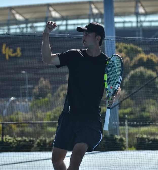 Tenisinfo247's tweet image. El australiano Tai Sach (561 ATP) le ganó al chino Yi Zhou (220 ATP), por 6-4, 2-6 y 6-2, para meterse en la segunda ronda del Challenger de Brisbane 2🇦🇺. El jugador de 23 años, que recibió un WC para jugar el main draw, enfrentará a Hiroki Moriya🇯🇵 en la siguiente ronda.