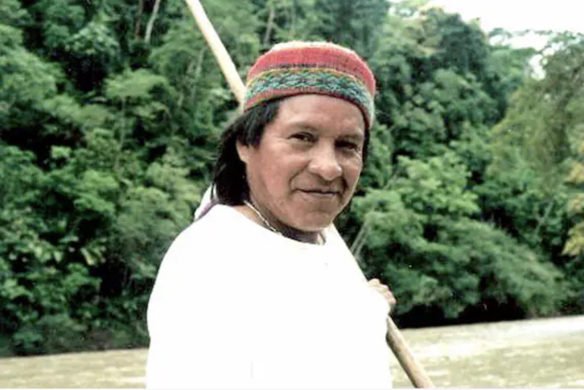 aida_quilcue's tweet photo. Hace apenas aproximadamente dos años, Salvatore Mancuso reconoció lo que las comunidades sabían desde siempre: que el PARAMILITARISMO asesinó y desapareció a Kimy Pernía Domicó, amigo y luchador del pueblo Embera, por oponerse a la represa de Urrá.

Kimy no defendía solo un río o un territorio; defendía la vida, la madre tierra y el futuro colectivo de su pueblo. Hoy, las consecuencias de esa imposición son evidentes y dolorosas: ecosistemas rotos, culturas amenazadas y miles de familias Embera desplazadas año tras año.

Que su memoria no sea solo un recuerdo, sino un llamado urgente a tomar acciones para proteger la vida🌀🍃