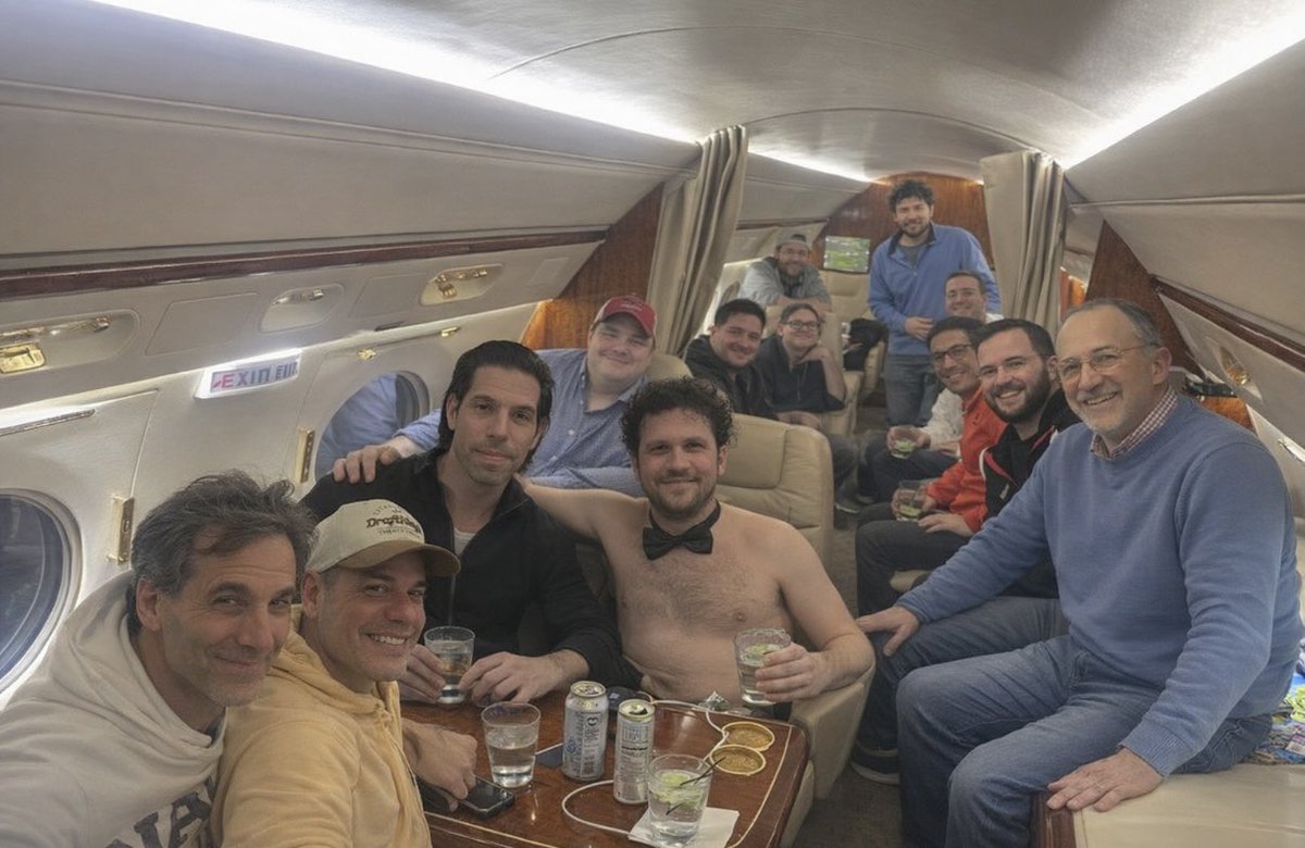 sternfal's tweet photo. Here we go LA!  2027 Air Doogie https://t.co/IOZXS0oUEd