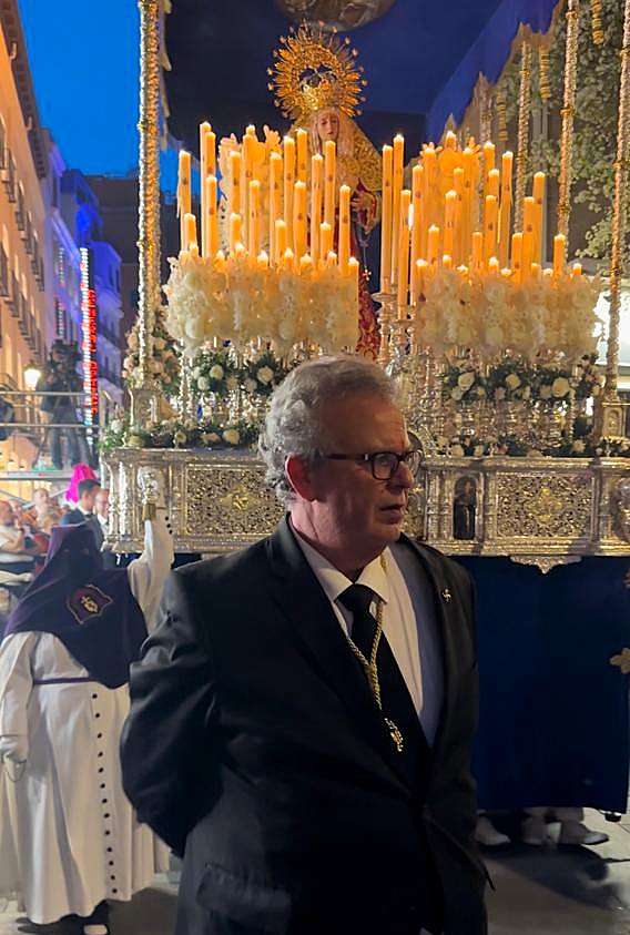 🟣NOTICIA EN LA PÁGINA WEB DE LA HERMANDAD 

DIMISIÓN DE D. JULIO CABRERA COMO CAPATAZ DEL PASO DE Mª STMA. DE LAS ANGUSTIAS

Puede ver su contenido a través del siguiente enlace:
hermandadlosgitanosmadrid.es/dimision-de-d-…

#hermandadlosgitanosmadrid #archimadrid