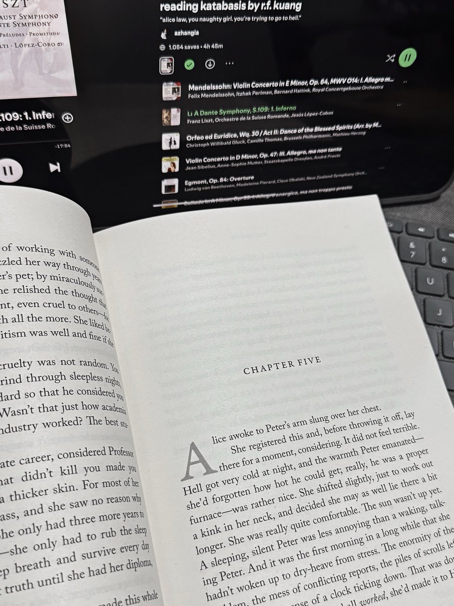 ahnlogs's tweet photo. 🛋️📖 — my first read of 2026 : KATABASIS by R.F. Kuang

back to reading after such a loooong break… thank you, cortis, for the gentle “touch grass &amp; read a book” reminder 🙂‍↕️📚 #CORead https://t.co/JnMsgKtesx
