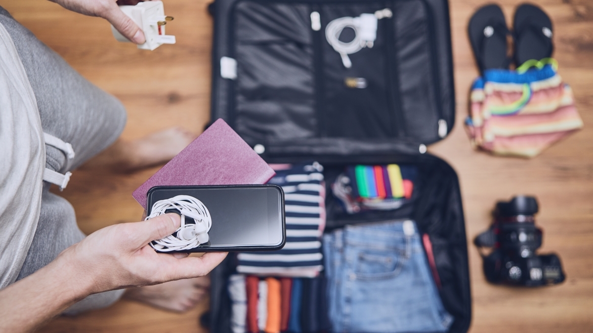 Whether you're a #newbietraveler or a seasoned #jetsetter, these #experttips will elevate your #packing game for your trip to Florida. 🧳✈️ We look forward to hosting you and your luggage! bit.ly/3LWMFG5