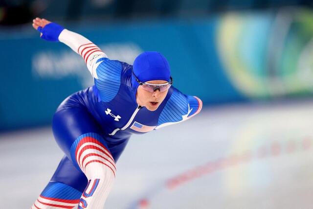 おお、アメリカのスピードスケートのユニフォームかっこ良いな。トライ