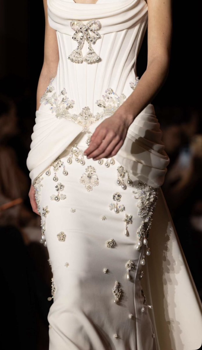 Wejdanann9's tweet photo. Zuhair Murad SS26 | The details are enchanting✨ https://t.co/A9IvfGmCzC