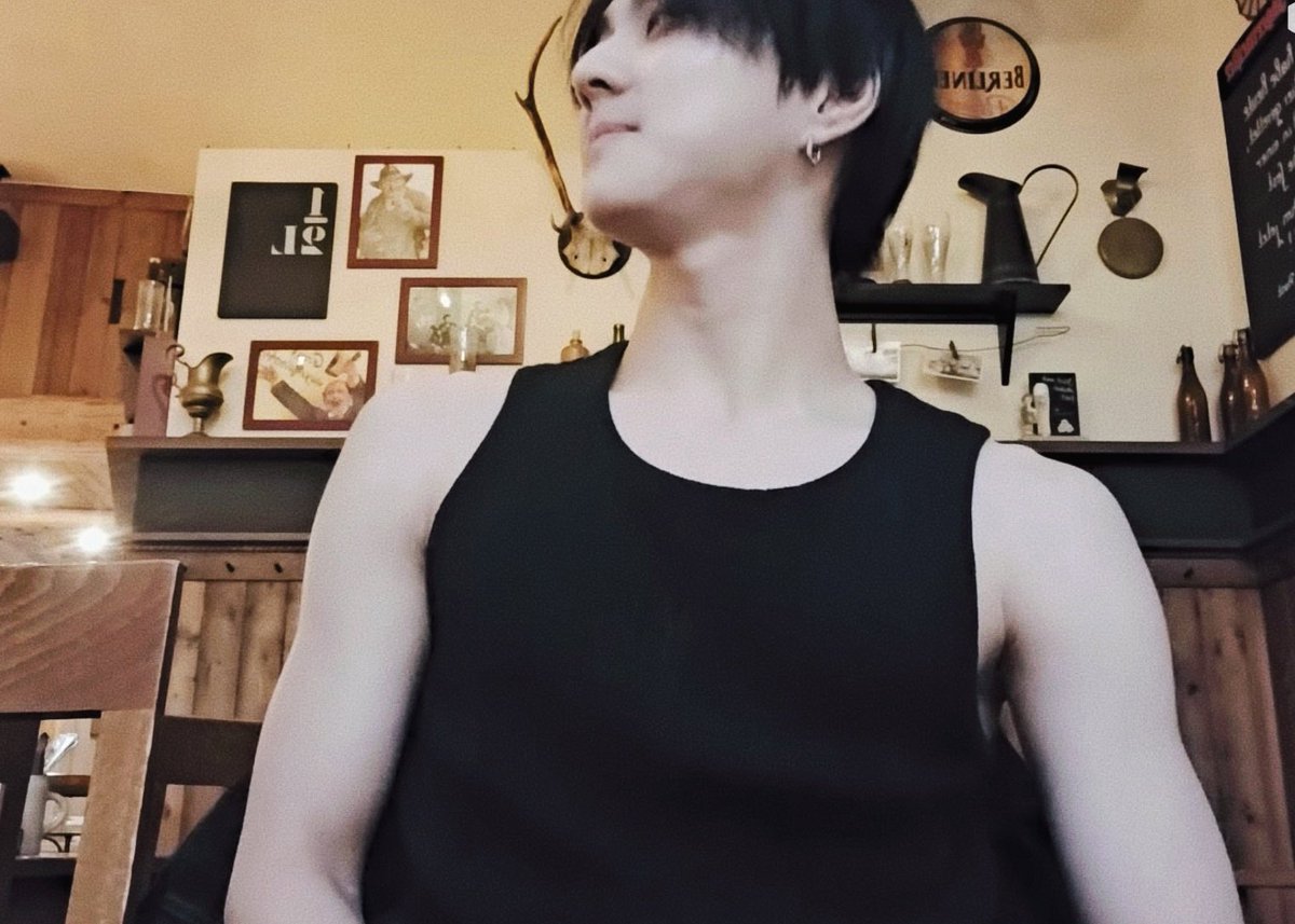 0209coded's tweet photo. being jungwon is the hottest thing a man can do https://t.co/fnfDQS9XN5