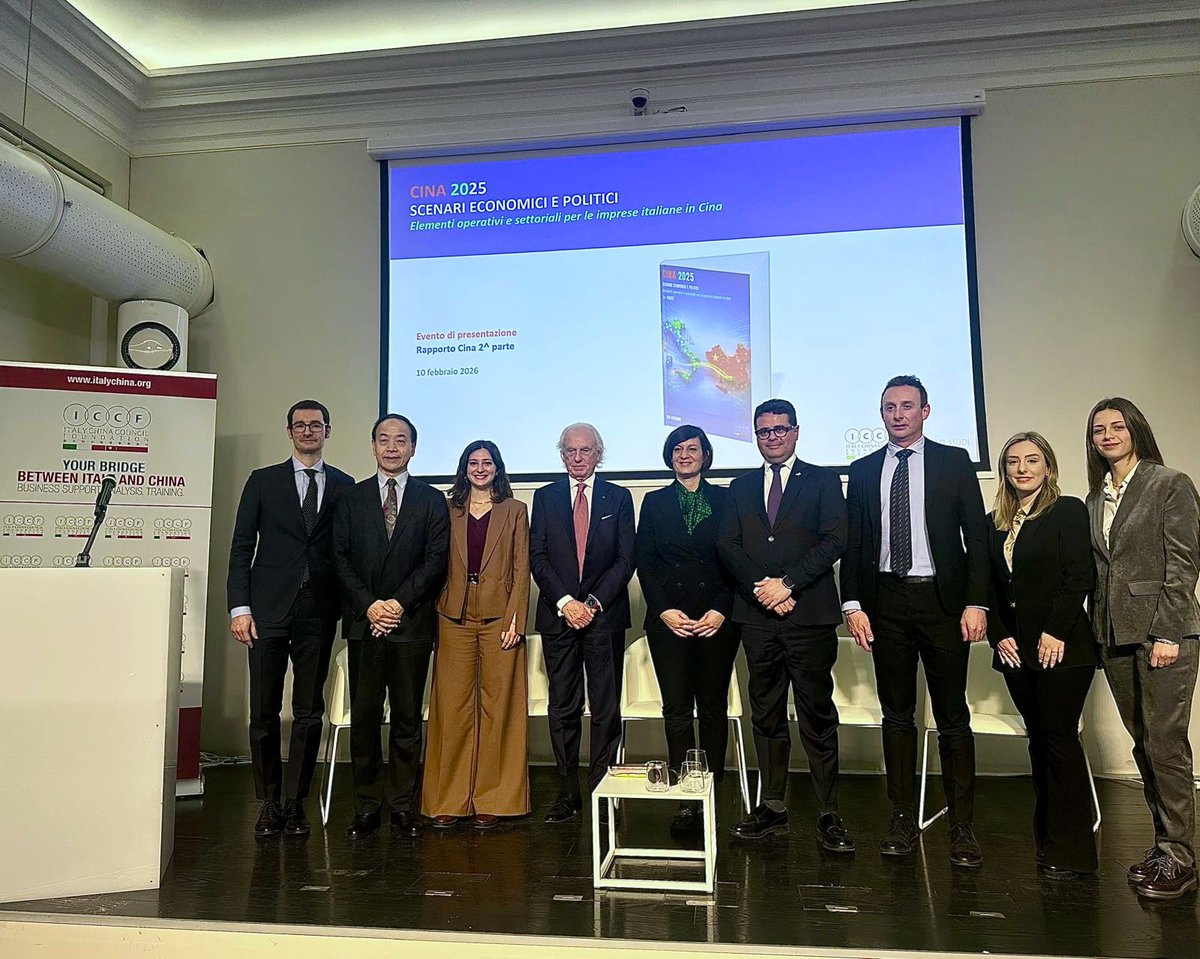 Presentata oggi a Milano la seconda parte di #Cina2025, la XVI edizione del Rapporto #Cina di #ICCF: un’analisi aggiornata sugli scenari economici e politici cinesi e sulle opportunità per le imprese italiane.
👉 Info: centrostudi@italychina.org