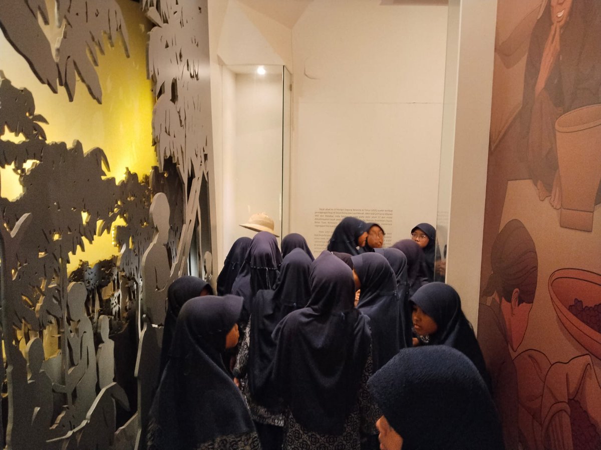 Kunjungan hari ini ke Museum Multatuli Rangkasbitung Lebak Banten, Selasa, 10/2/2026. Kunjungan didominasi rombongan sekolah. Terima kasih sudah berkunjung. Salam.