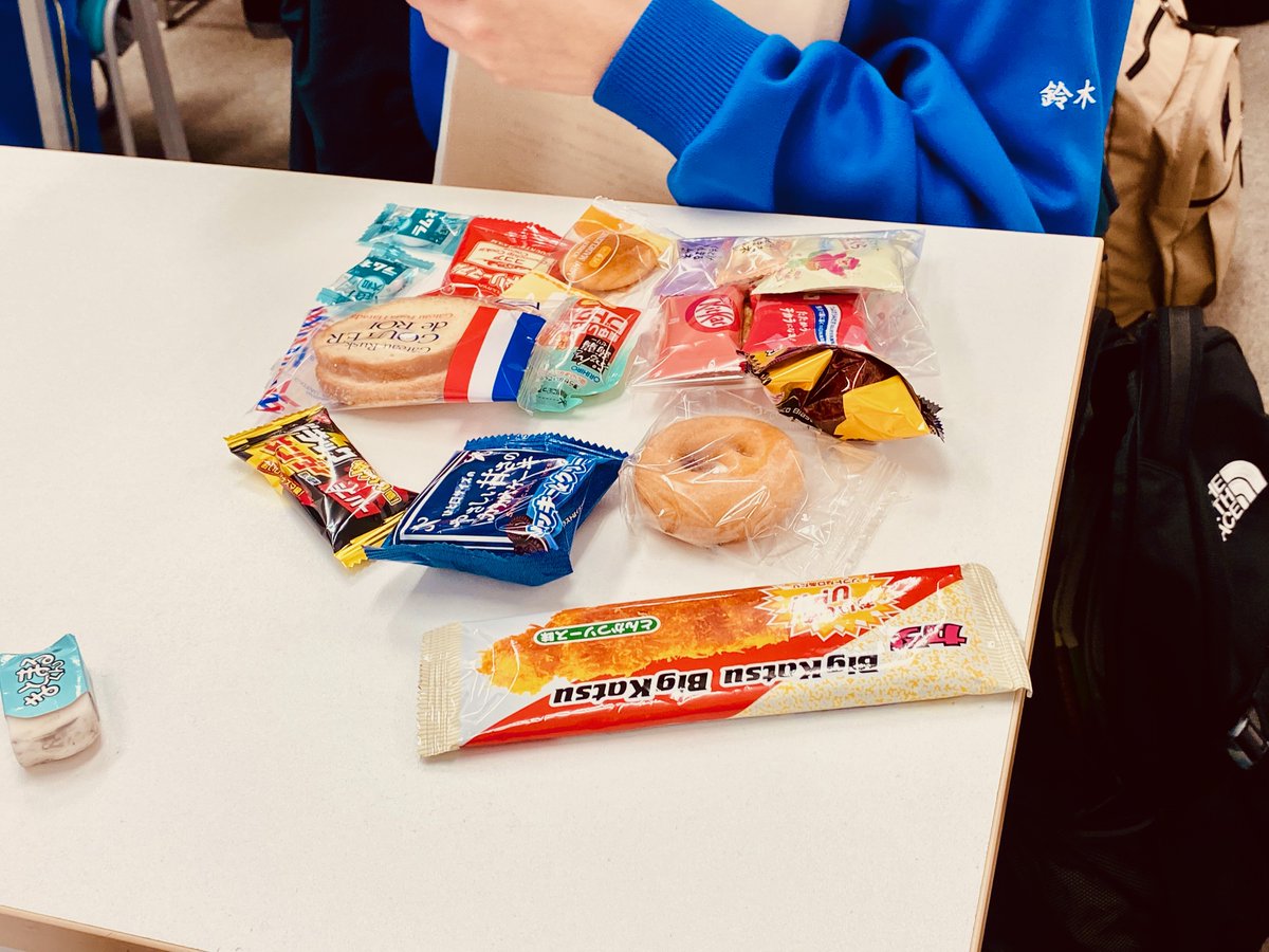 今日は卒塾生による激励会。初代の子達が初めて以来、18年続く恒例行事