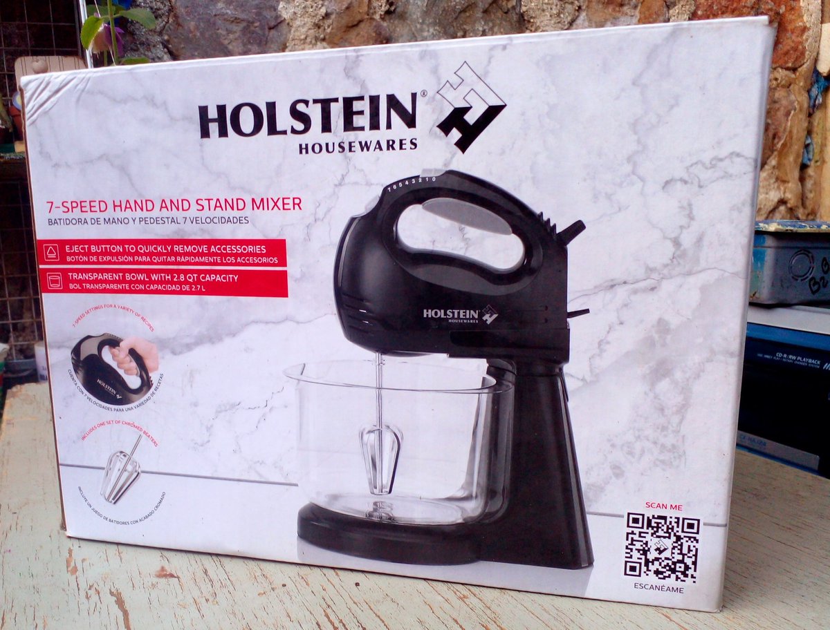 Bichos vendo una batidora con pedestal, nuevecita marca HOLSTEIN