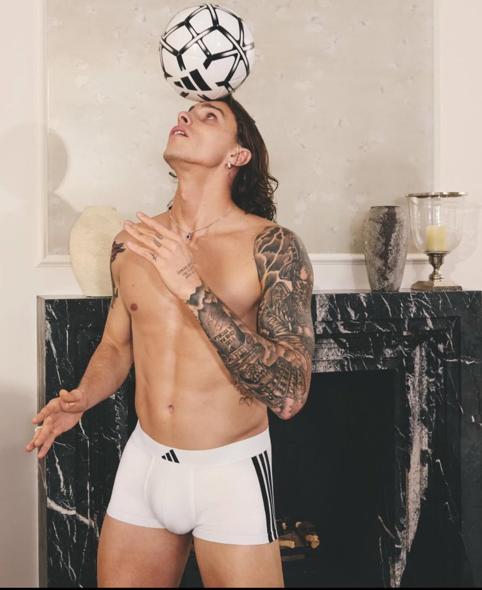 الايطالي قرر ينيك عقولنا 😵‍💫😵‍💫🛐