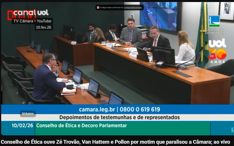 O PL organizou o bloqueio da mesa da câmara para forçar a pauta da anistia. Essa é a imagem do PL apoiando o deputado que vai ter mandato suspenso na comissão de ética após eles mandarem bloquear a mesa.
Depois vocês não entendem pq não dá pra confiar em NADA que venha do PL.