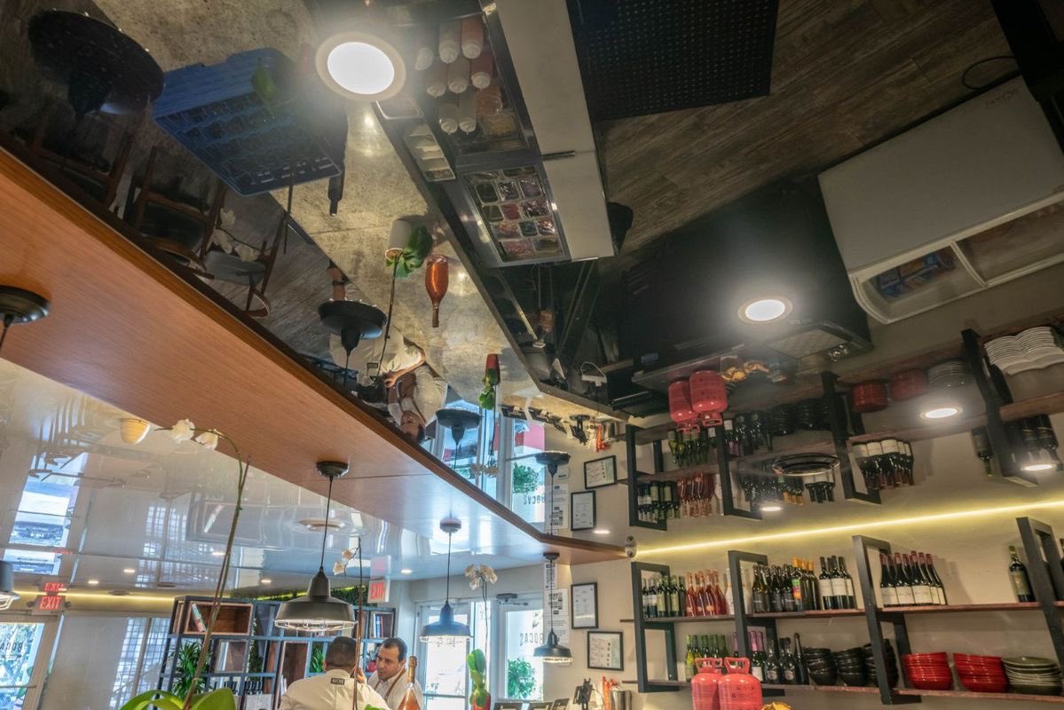 AcmeyGroup's tweet photo. Stretch mirror rolls used for ceiling decoration https://t.co/7G7JyZw5D2